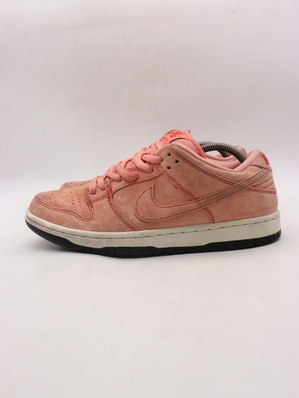 Nike SB Dunk Low Pro PRM Men's Size 9 Pink Pig Atomic Pink Sneakers CV1655-600